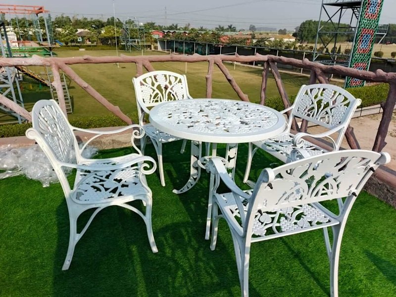 Cast Aluminium Furniture Thumb