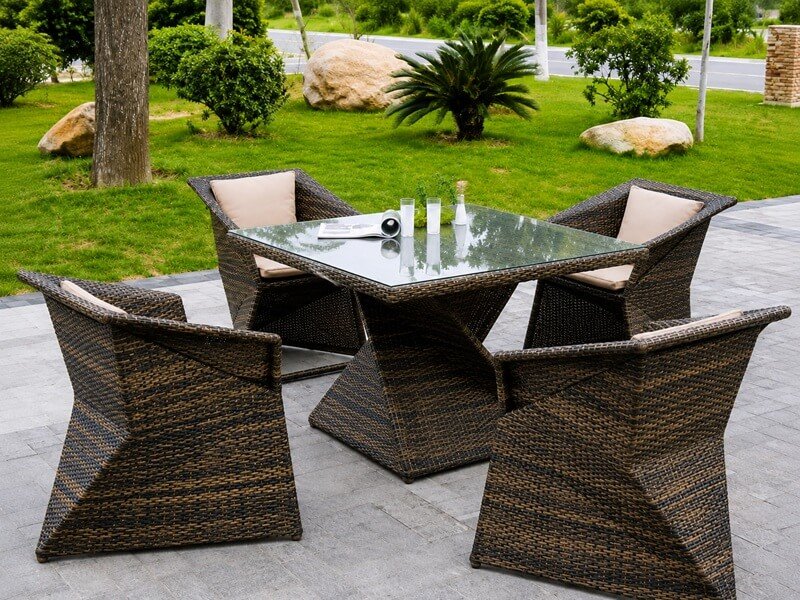 Outdoor Dining Thumb