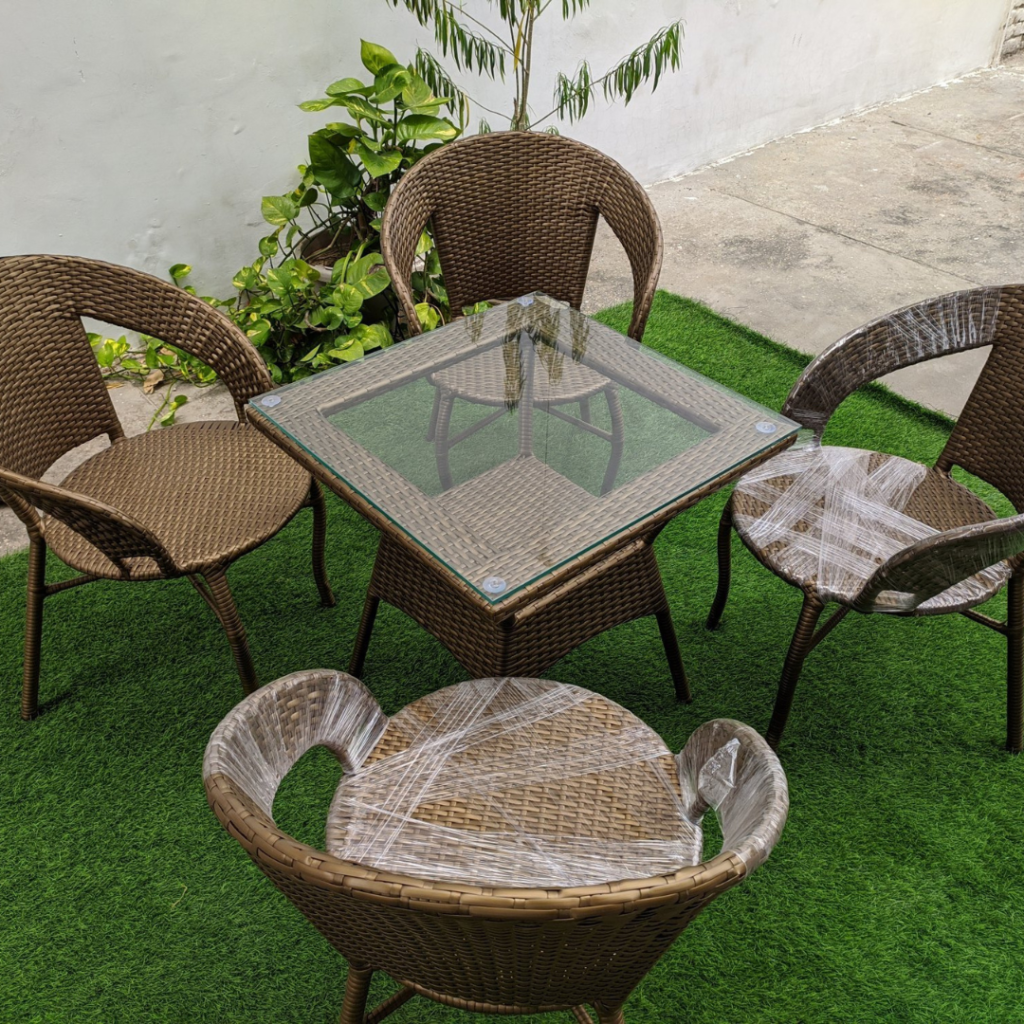 Garden Tables in Delhi