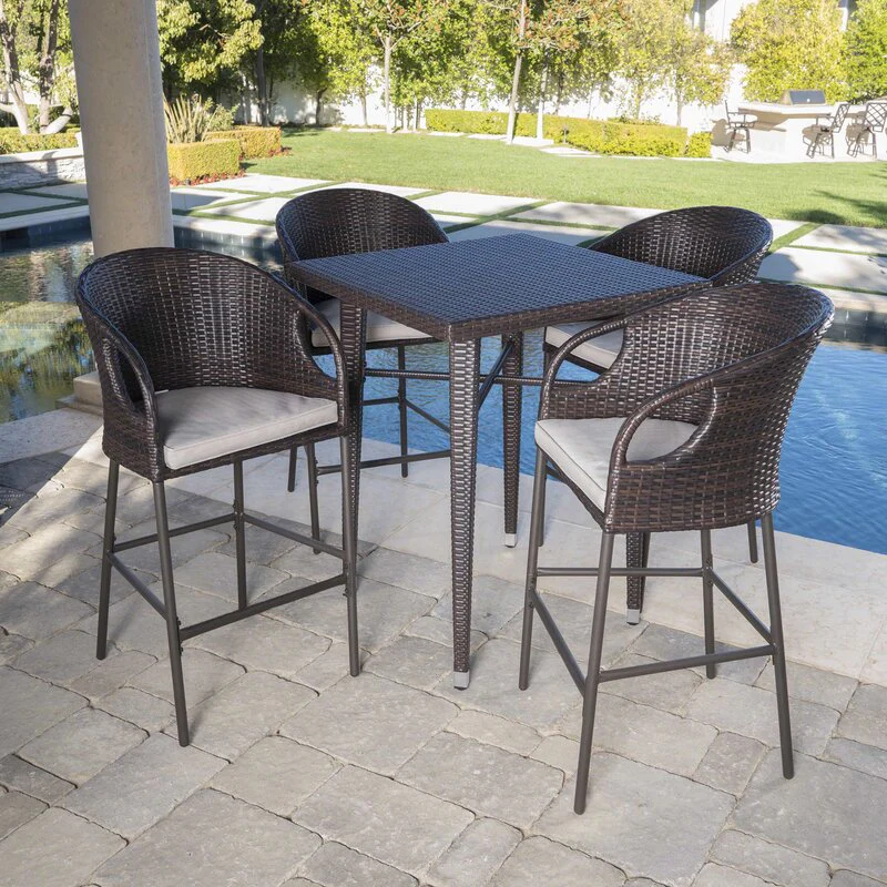 Garden Tables in Delhi