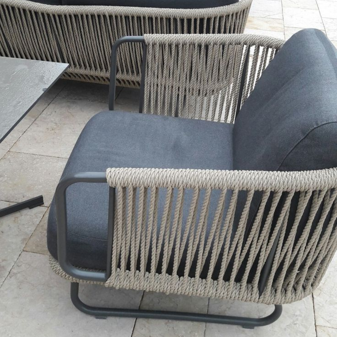 Outdoor Furniture In Delhi